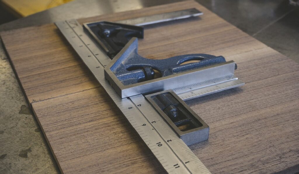 Using the Combination Square for Accurate Measurements